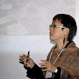 Presenting at the WDCAG Imogene Lim presenting at the Western Division, Canadian Association of Geographers, March 7, 2009. The session was on Cumberland's Past, Present, and Future.